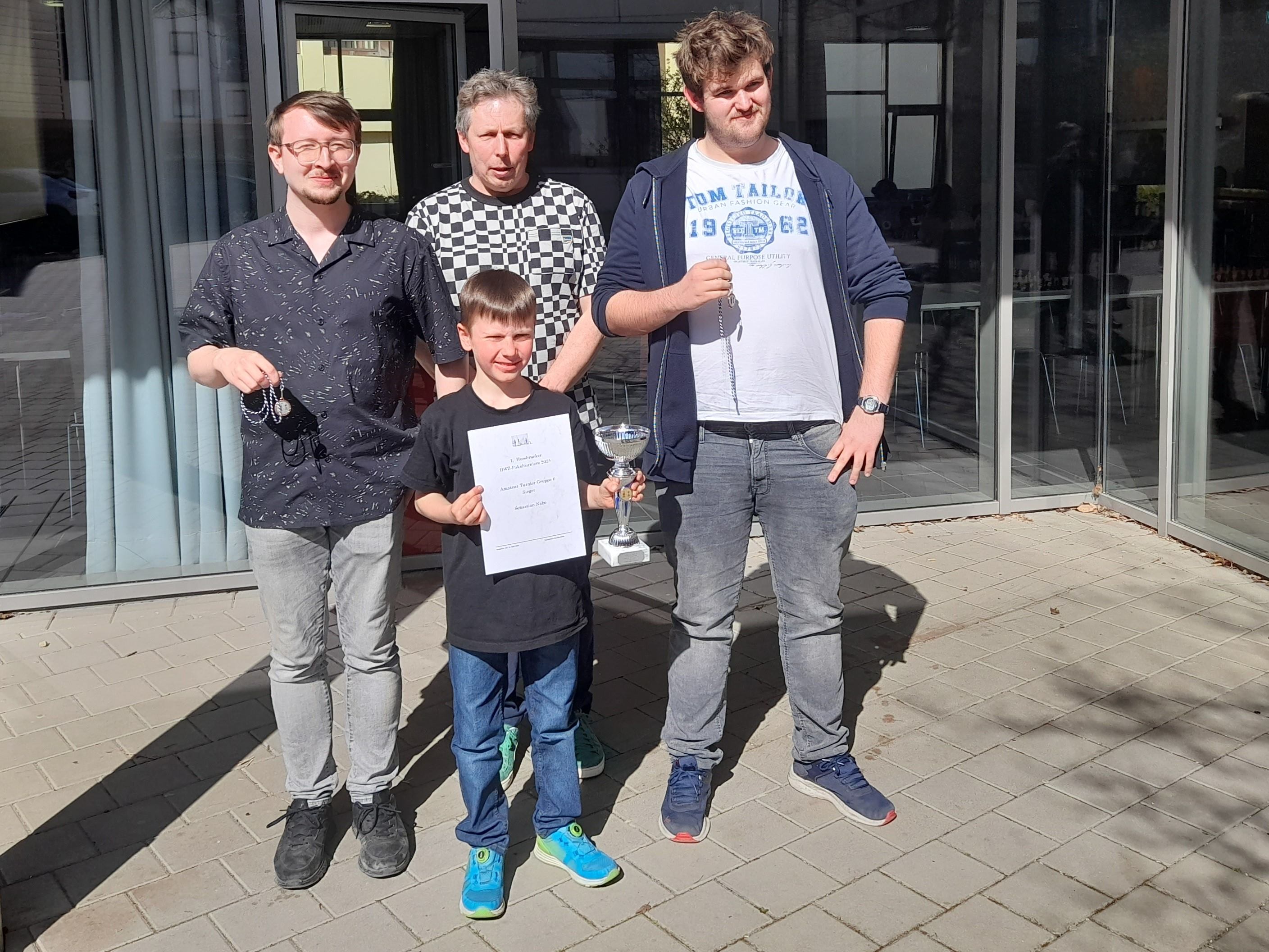 01 DWZ Turniere Hersbruck Sebastian Nabe Gruppensieger unter den Großen